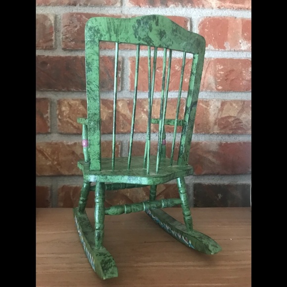 💚 Rare Vintage 1970’s Hand painted Doll Rocking Chair - Picture 7 of 13